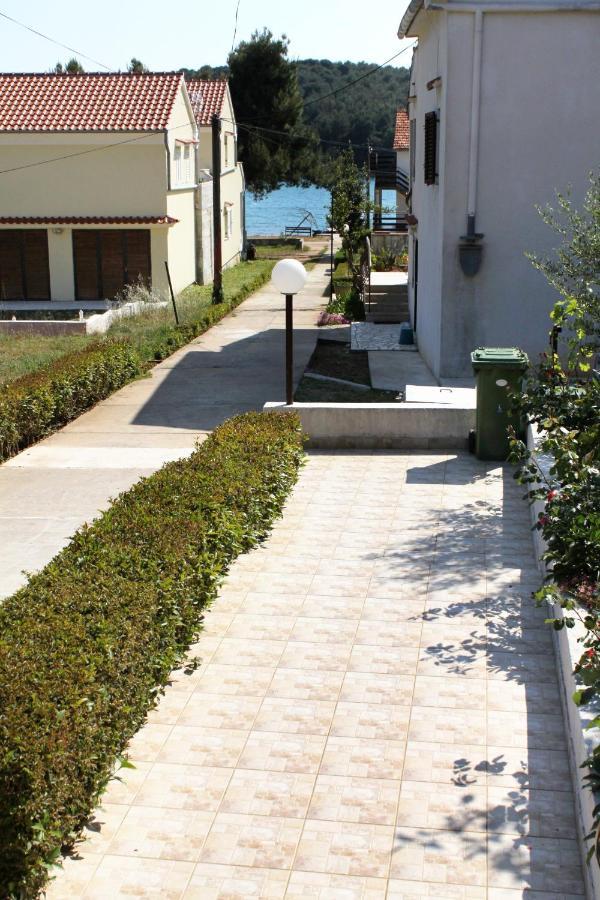 Apartments By The Sea Brgulje, Molat - 6241 Exterior foto
